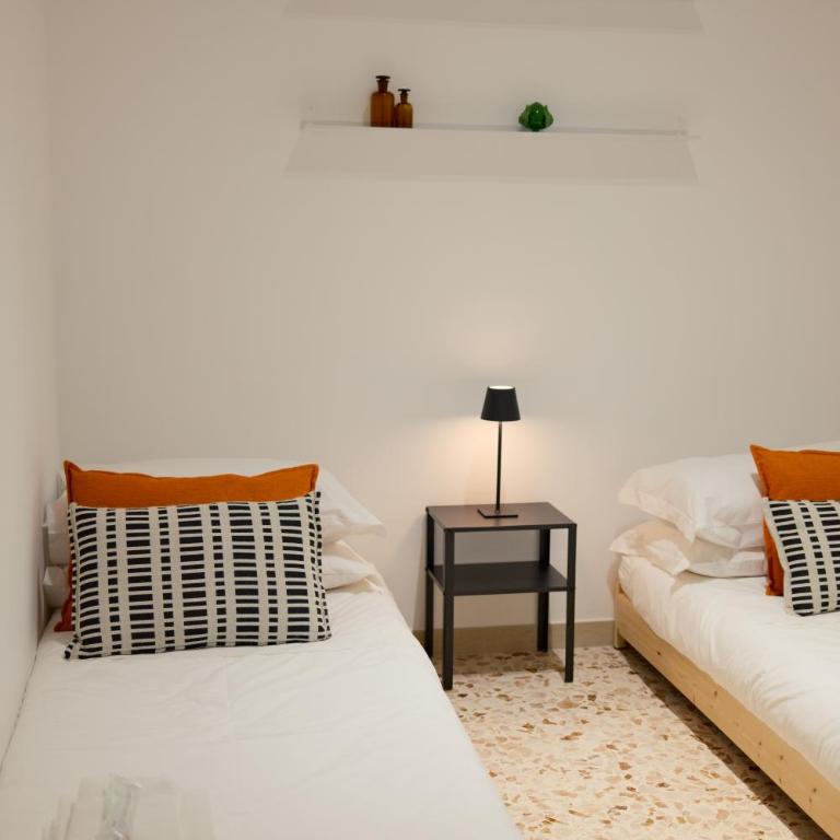 Casa SEBA, Modern Retro Escape I 2 Bedrooms, Parking, Elevator, Crib - Two-Bedroom Apartment with Mountain View - 17