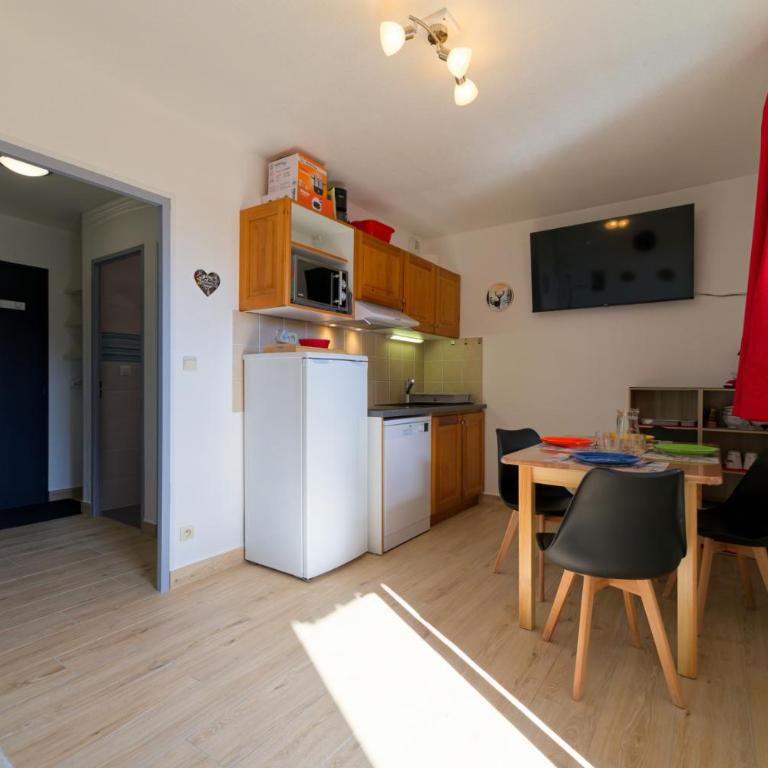 Au bon endroit N4 - Studio avec coin montagne 2 à 4 personnes - proche pistes - Belle vue - Studio Familial - 3