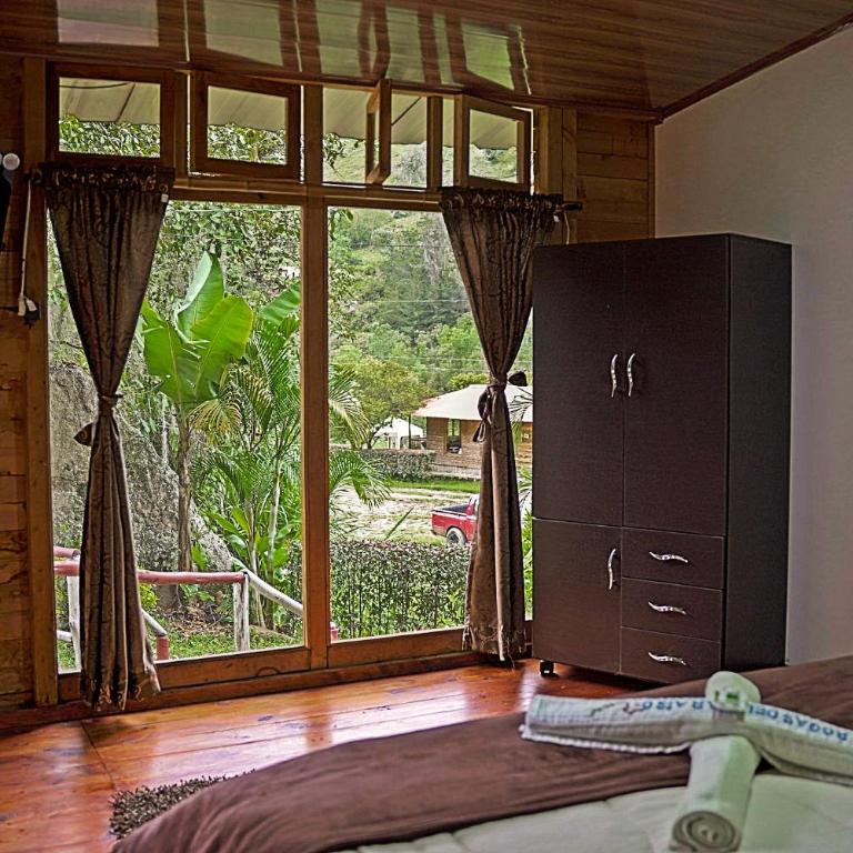Hotel Campestre Rocas Del Paraíso - Habitación Doble con vistas al parque - 9