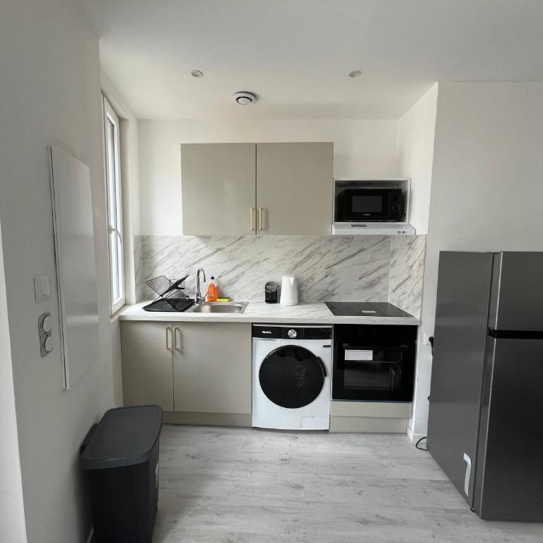 Résidence Coeur de Lourdes - Two-Bedroom Apartment with Terrace - 1