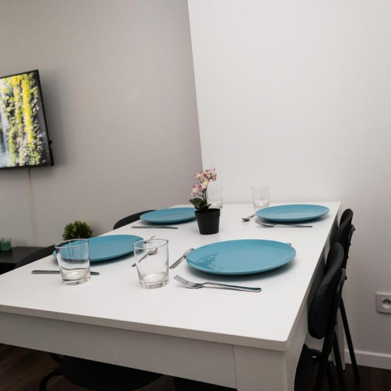 Le 3 Chambres Parking Proche Tram - Appartement - 6