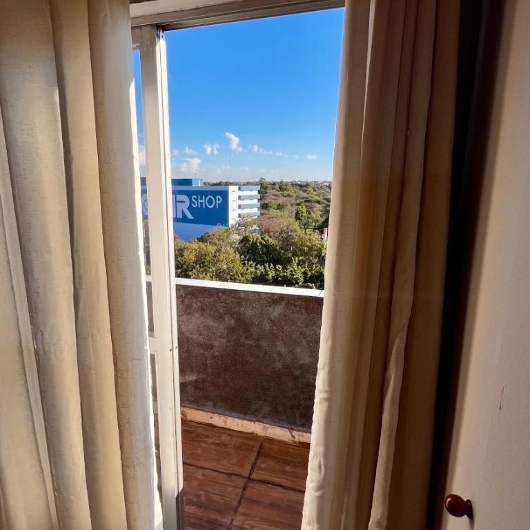 Apartamento 3 dormitorios Ciudad del Este - Three-Bedroom Apartment - 10