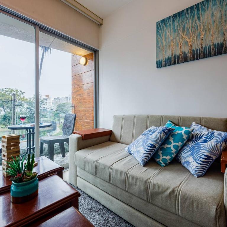 BSR Romantic Escape Flat w/ Rooftop Pool - Apartment - 9