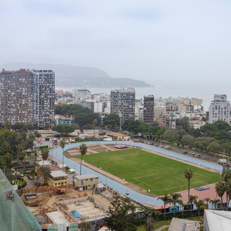 BSR Romantic Escape Flat w/ Rooftop Pool - Apartment - 14