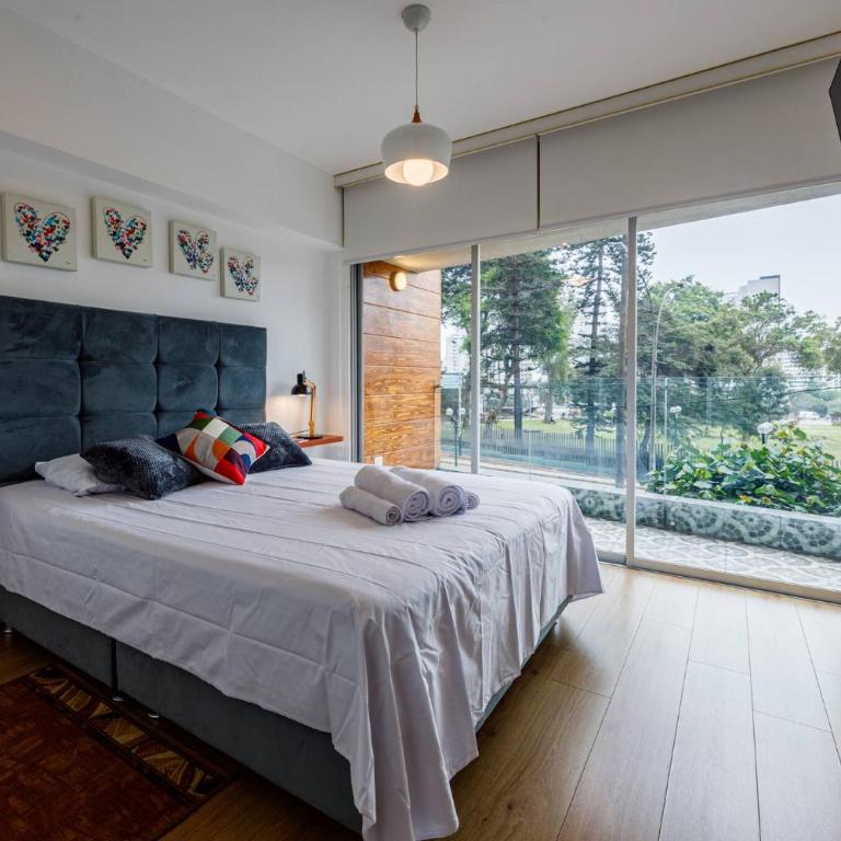 BSR Romantic Escape Flat w/ Rooftop Pool - Apartment - 28