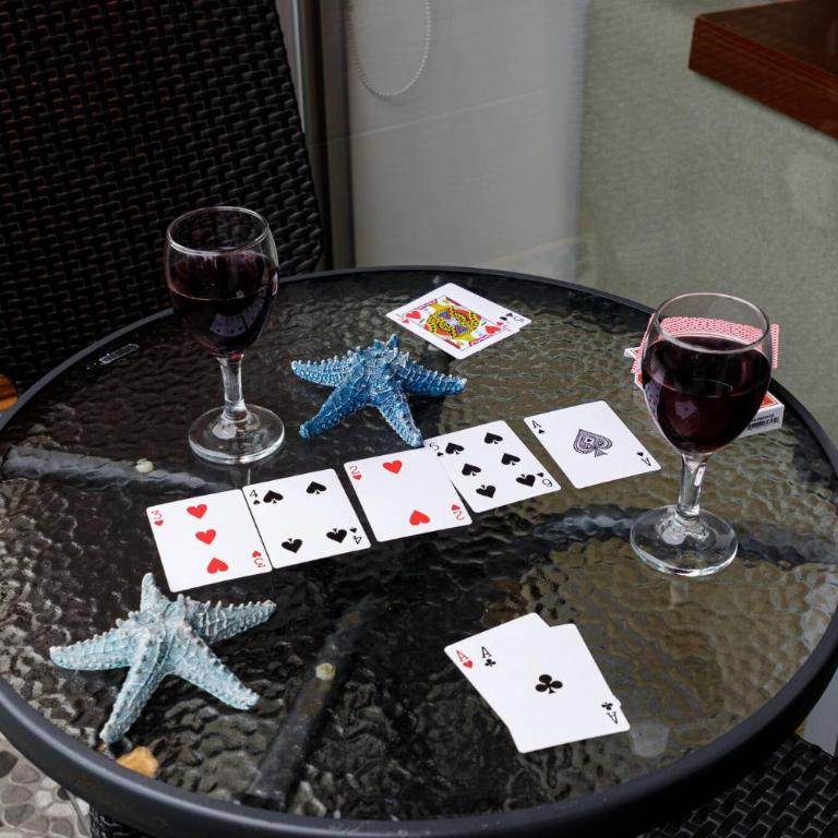 BSR Romantic Escape Flat w/ Rooftop Pool - Apartment - 33