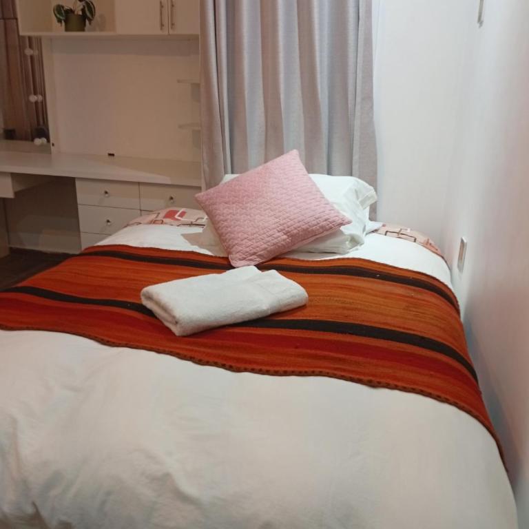 Si buscas un lugar para tu familia - Three-Bedroom Apartment - 4