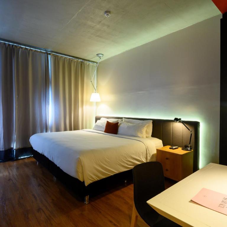 Five Hotel & Residences - Double Room with City View - 3