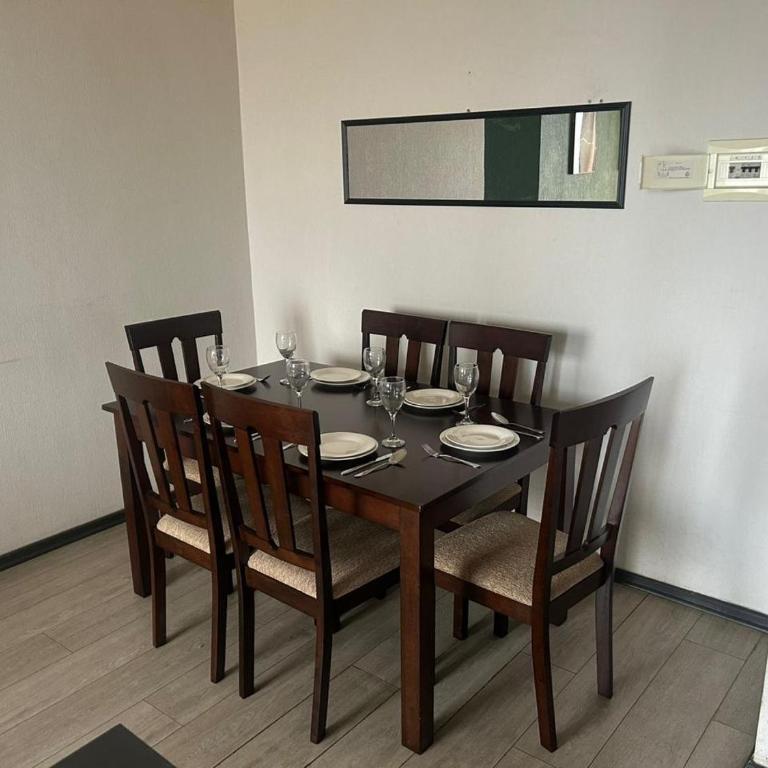 Amplio departamento céntrico - Three-Bedroom Apartment - 4