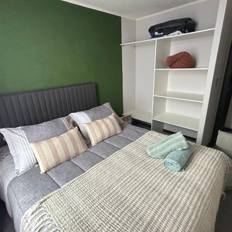 Amplio departamento céntrico - Three-Bedroom Apartment - 9
