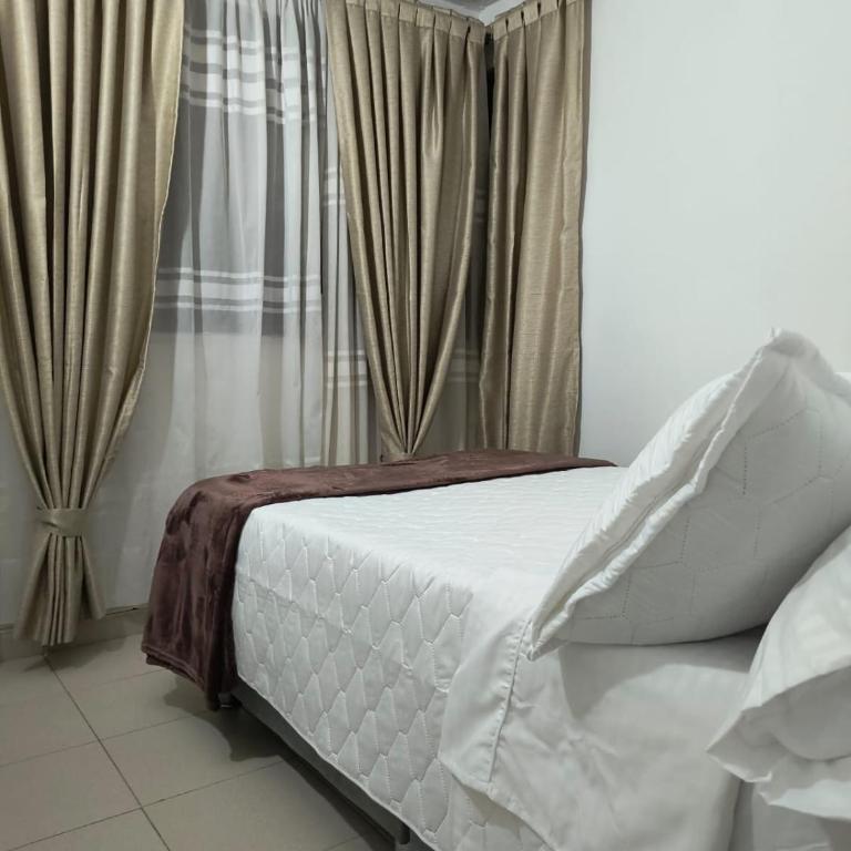 Apartamento conecta centro empresarial - Three-Bedroom Apartment - 3