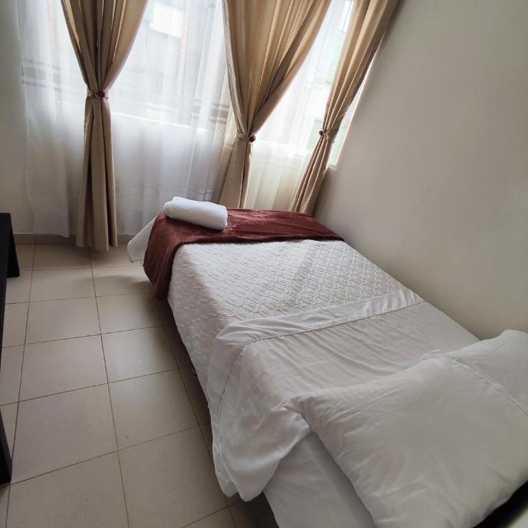 Apartamento conecta centro empresarial - Three-Bedroom Apartment - 21