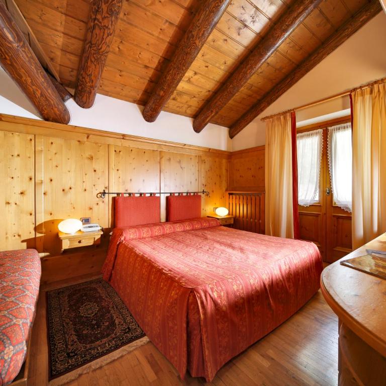 Hotel Natale - Camera Tripla con Balcone e Vista Montagna - 11