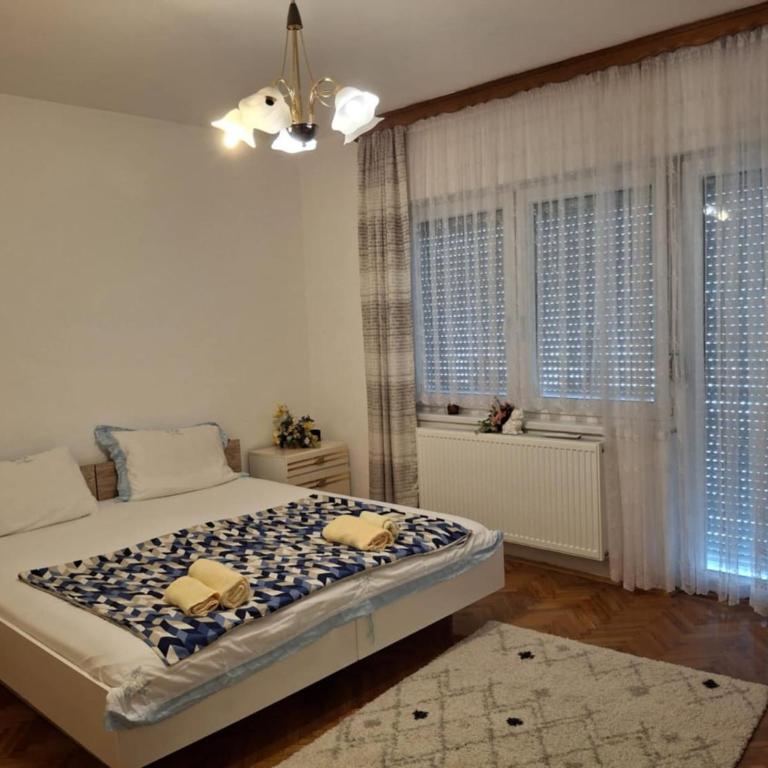 Jasmir - One-Bedroom Apartment - 12