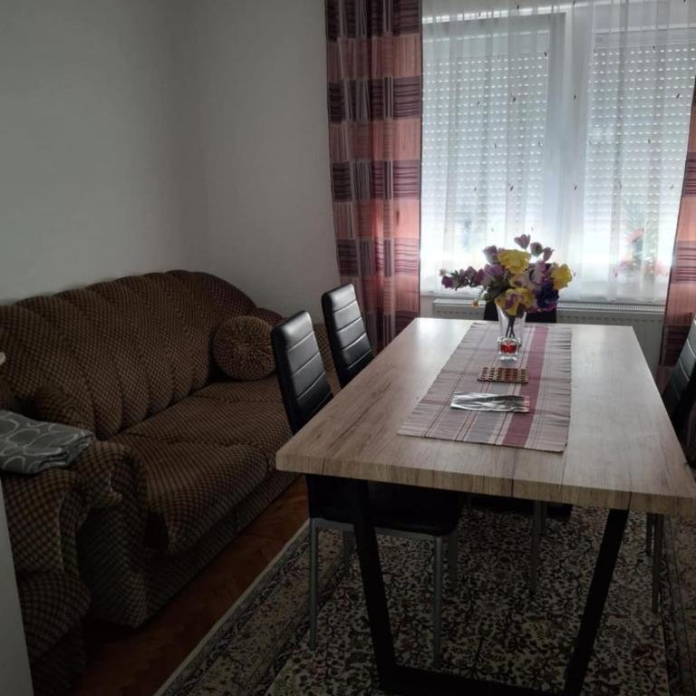 Jasmir - One-Bedroom Apartment - 8