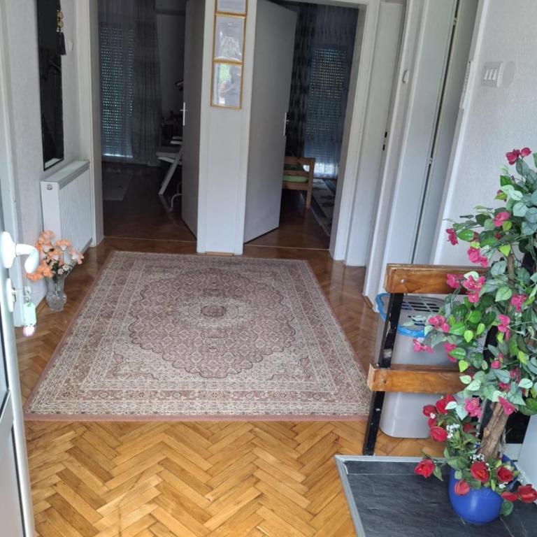 Jasmir - One-Bedroom Apartment - 5