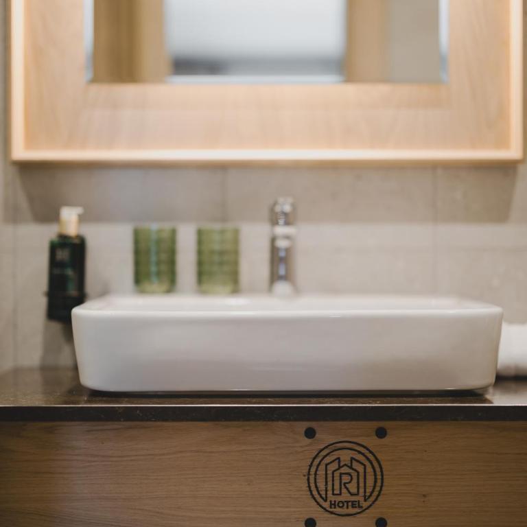 Boutique Hotel Rezident - Deluxe One-Bedroom Apartment - 31