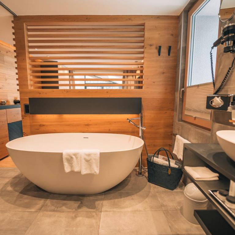 Hotel Eden Wellness - Boutique Doppelzimmer mit Matterhornblick - 7