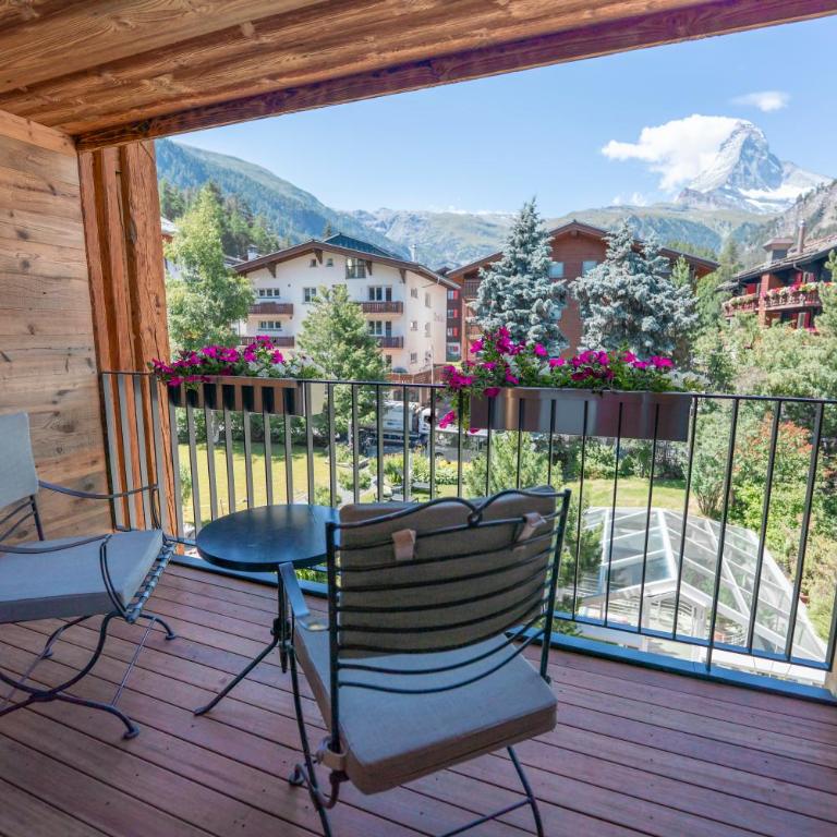 Hotel Eden Wellness - Deluxe Doppelzimmer mit Blick auf das Matterhorn - 9