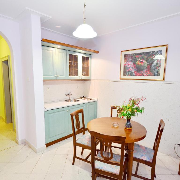 Villa Velzon Guesthouse - Apartman s 1 Spavaćom Sobom (3 Odraslih) - 6