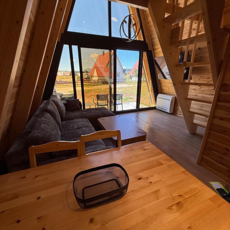 TriView - One-Bedroom House - 6