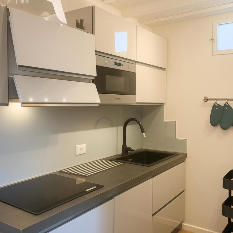 Franciosa Top Floor - Two-Bedroom Apartment - 19