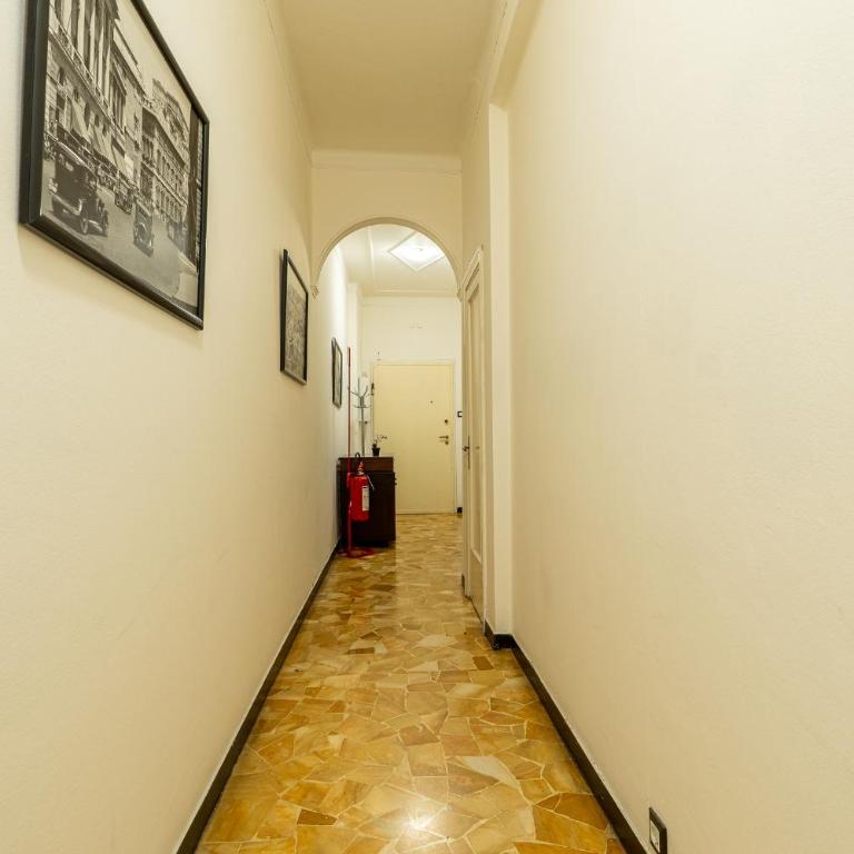 Trilocale a 9 minuti Stazione Treni e Centro - Appartamento con 3 Camere da Letto - Piano Alto - 16