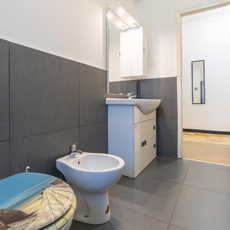 Trilocale a 9 minuti Stazione Treni e Centro - Appartamento con 3 Camere da Letto - Piano Alto - 15