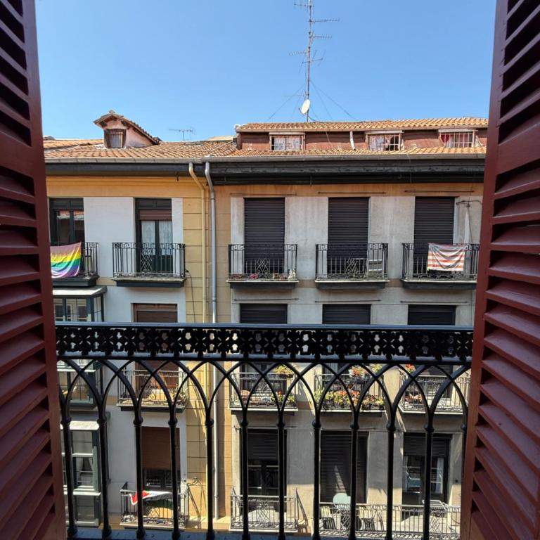 Pensión Matilde - Single Room with Balcony - 1