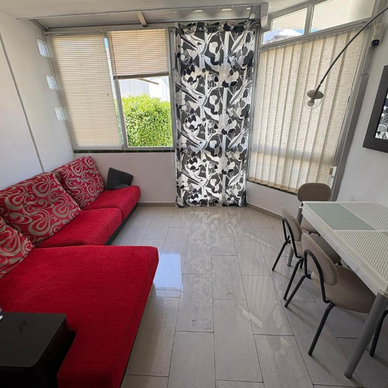 Apt Acogedor con Piscina en Fuengirola - Apartamento de 1 dormitorio - 5