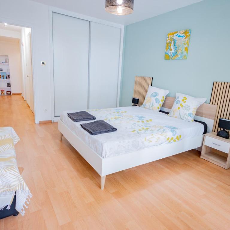 Duplex- T2 Barcelona Pop - Terrasses - Parking - Vue canal - Apartamento de 1 dormitorio con terraza - 4
