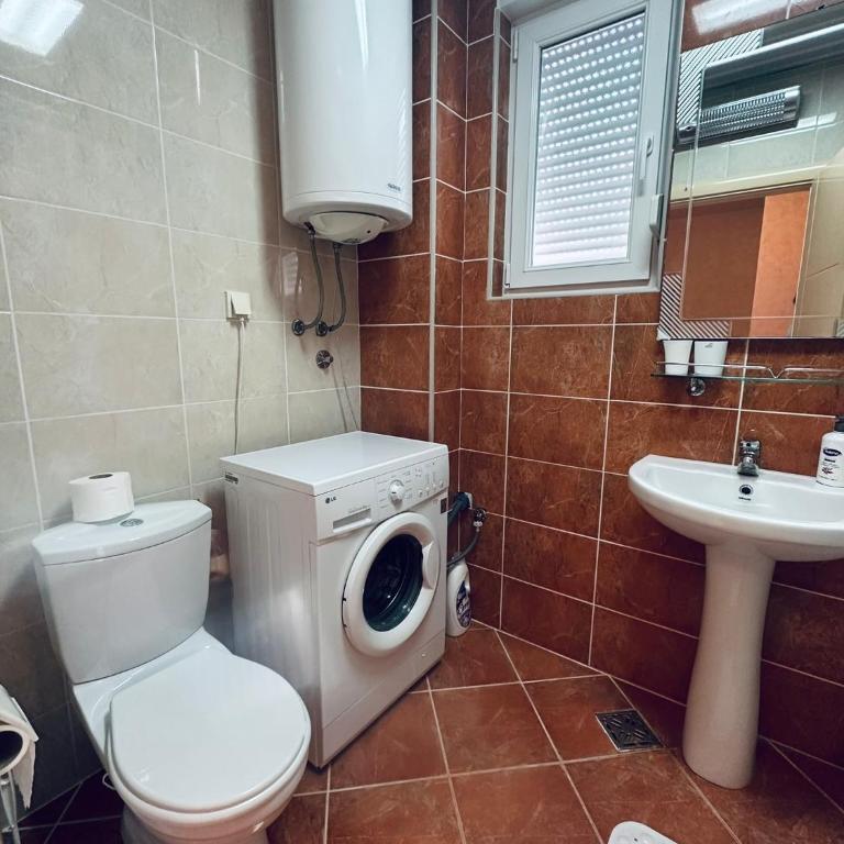 Просторная квартира в Петровце с видом на море - Two-Bedroom Apartment - 16