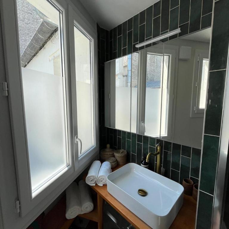Appartement 8 personnes - terrasse sur espaces verts - vue Tour Eiffel - Appartement 3 Chambres avec Vue - 5