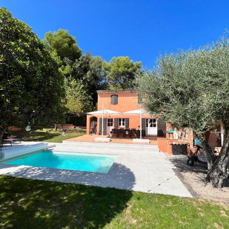 Superbe maison avec piscine - Villa with Private Pool - 2