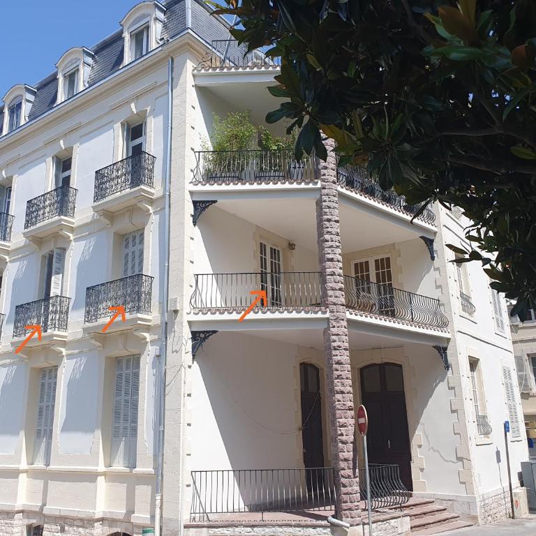 Beautiful and bright 1st Floor Flat with large Terrace - Biarritz City Center - Appartement 1 Chambre - 27
