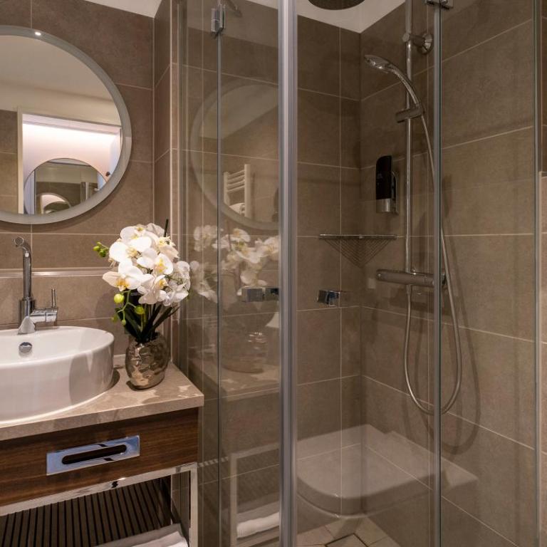 PLAZA Premium München - Premium Double Room - 8