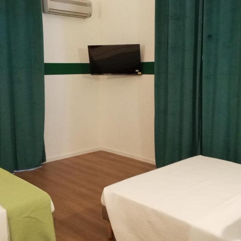 APPARTAMENTS Manzoni - Camera Quadrupla con Bagno Privato - 2