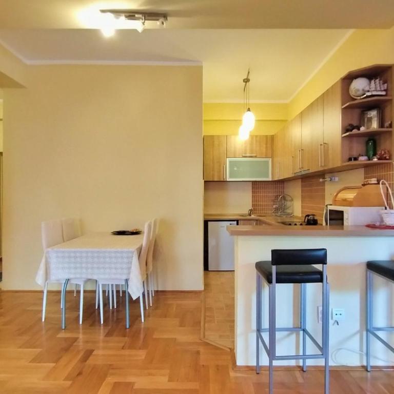 Квартира - Солнце - Two-Bedroom Apartment - 16