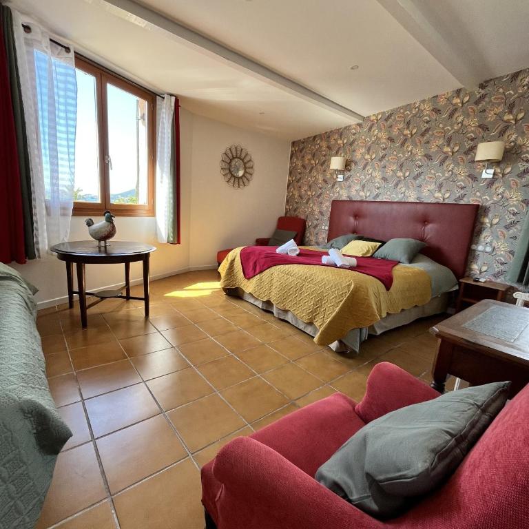 Le Patio - Double Room with Private Bathroom - 1