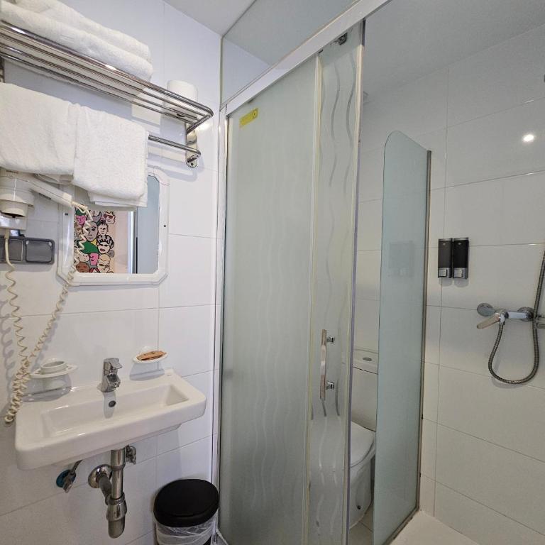 Hotel Palermo - Habitación Doble con balcón - 7