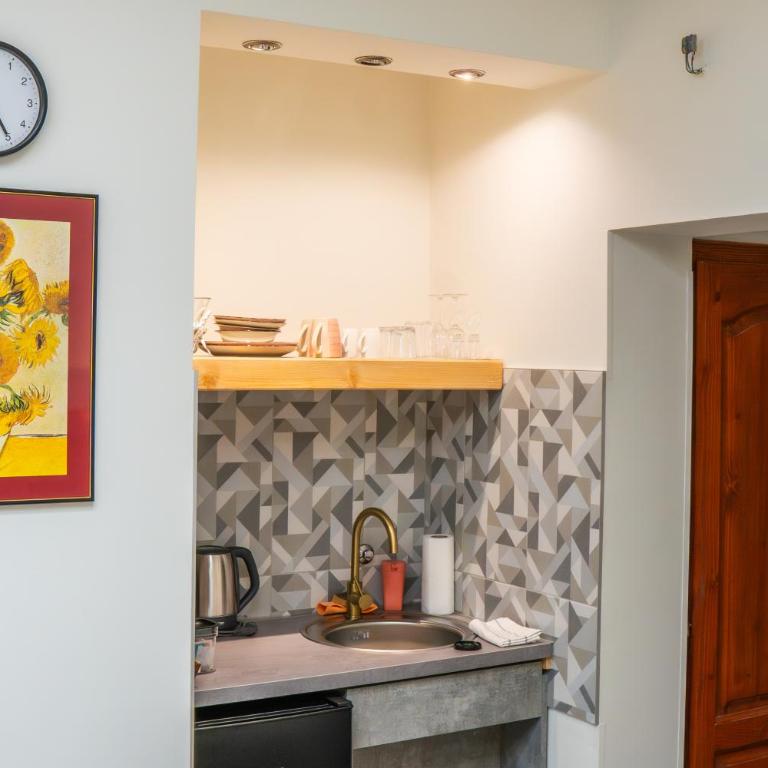 Teatar Rooms Subotica 4 - Twin Room with Private Bathroom - 2