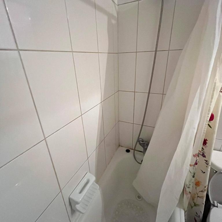 Departamento Full equipado a pasos del Metro - Apartamento - 90