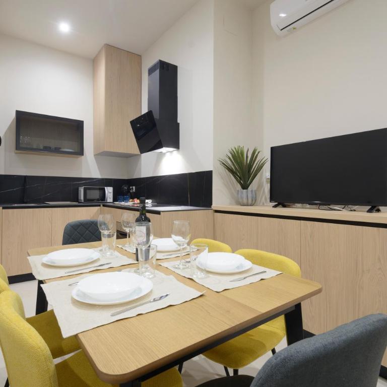 Apartamentos Constitución - Two-Bedroom Apartment - 4