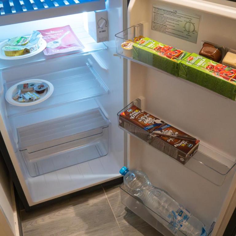 Teatar Rooms Subotica 4 - Dvokrevetna Soba sa Zasebnim Krevetom i Sopstvenim Kupatilom - 32