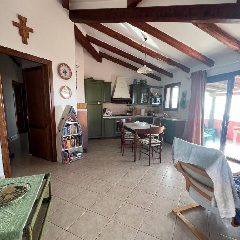 Attico trilocale vista mare strepitosa, 200 mt dal mare, WiFi Powerful - Appartamento con 2 Camere da Letto - 7