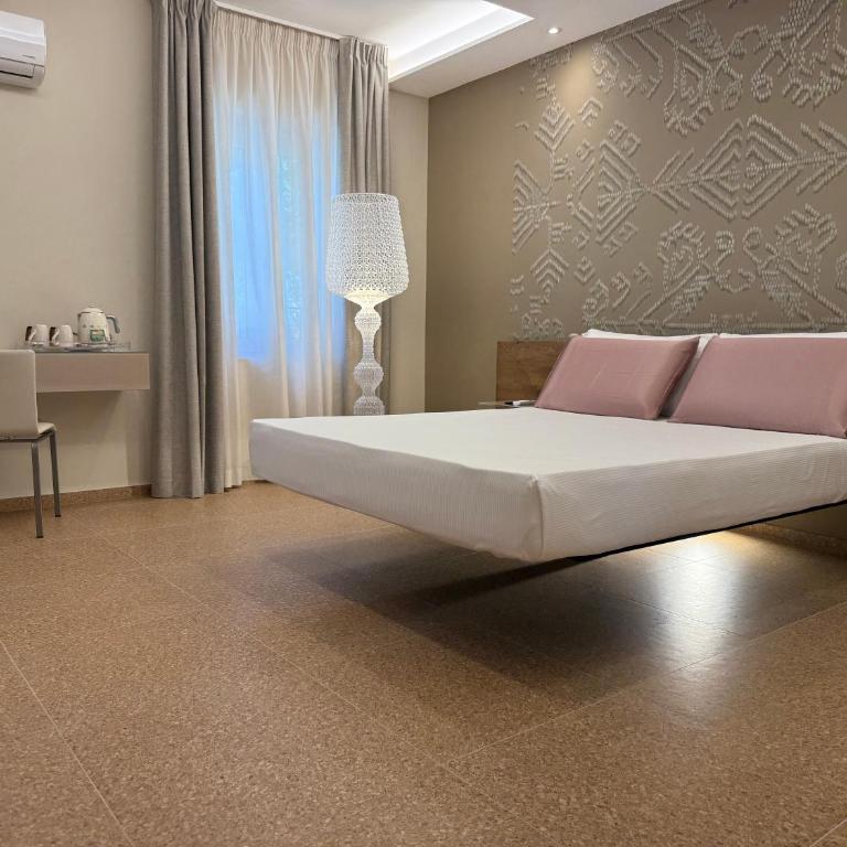 MIRARI Design Rooms - Camera King Deluxe - 3