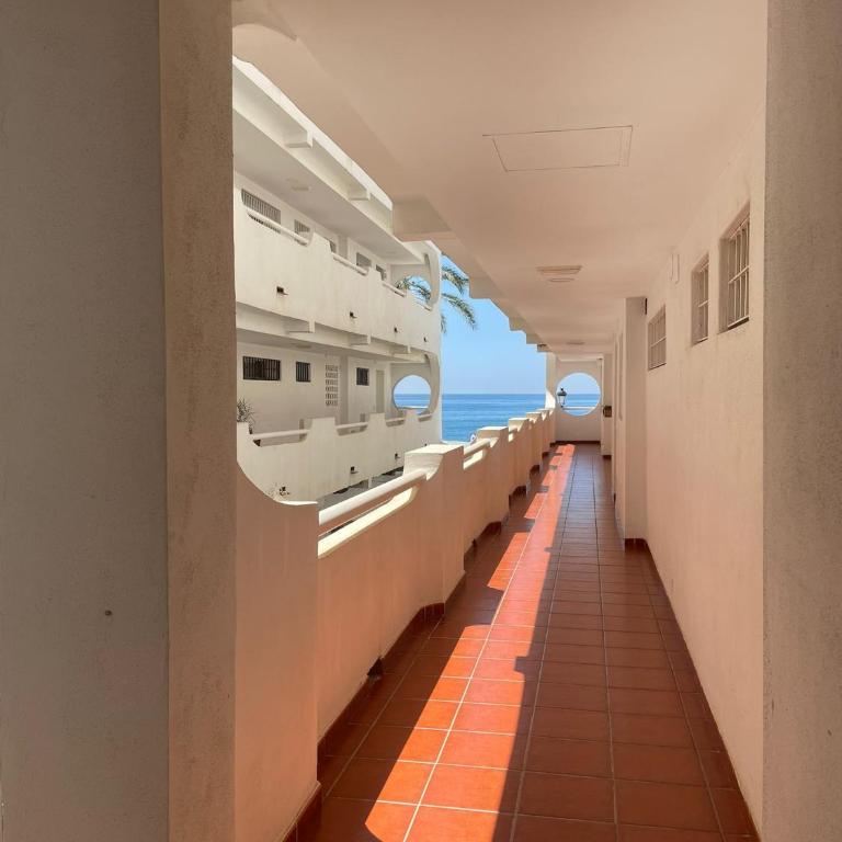 Beachfront San Pedro Alcantara - Three-Bedroom Apartment - 19
