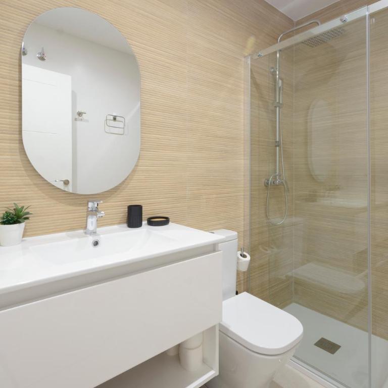 Apartamentos Constitución - Two-Bedroom Apartment - 11