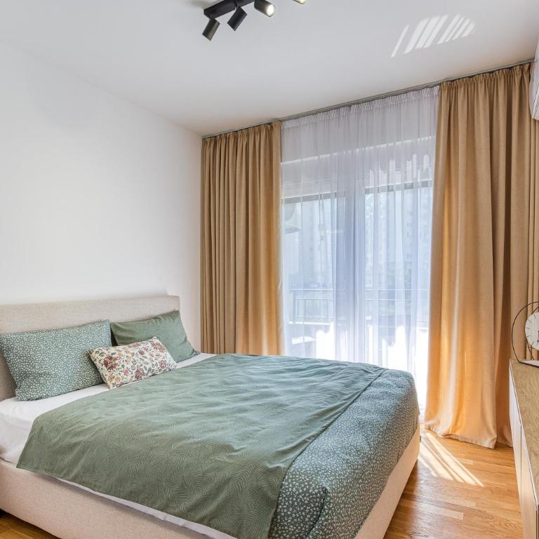 Warm-colored stylish apartment - Apartman s 2 Spavaće Sobe sa Balkonom i Terasom - 5