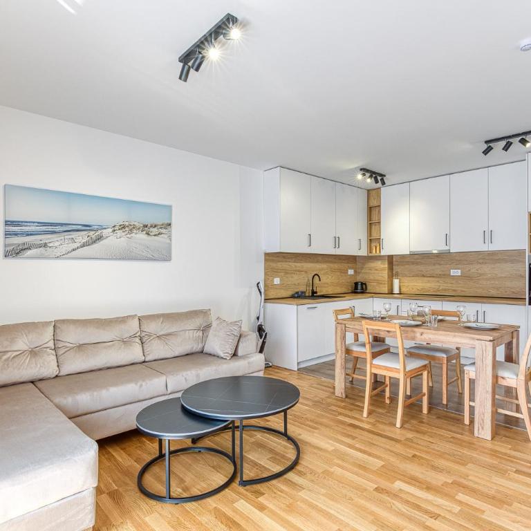 Warm-colored stylish apartment - Apartman s 2 Spavaće Sobe sa Balkonom i Terasom - 9